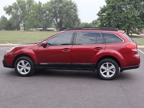 Used 2014 Subaru Outback 2.5i Premium AWD/4WD image 9