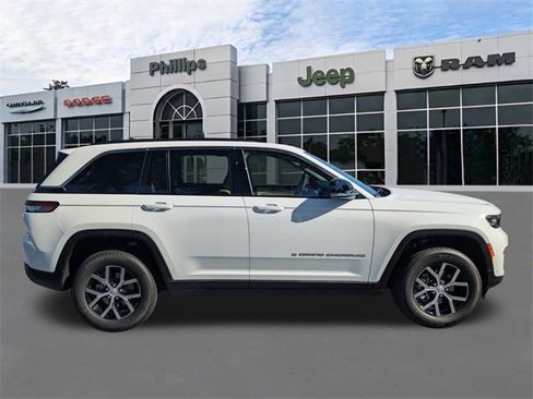 New 2025 Jeep Grand Cherokee Limited image 2
