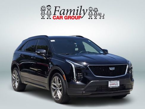 Used 2021 Cadillac XT4 Sport w/ Cold Weather Package FWD image 2