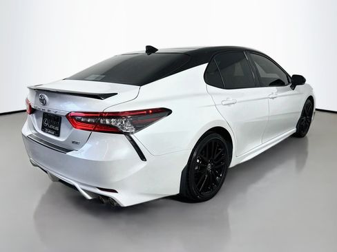 Used 2022 Toyota Camry XSE FWD image 7
