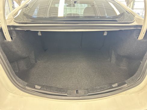 Used 2019 Ford Fusion SE w/ Equipment Group 151A image 6