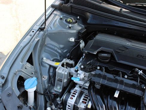 Used 2025 Hyundai Elantra Sport FWD image 39