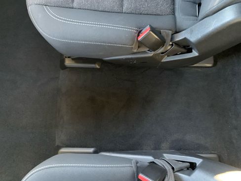 Used 2025 Chevrolet Traverse LT image 35