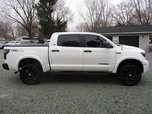 Used 2011 Toyota Tundra 4x4 CrewMax image 6