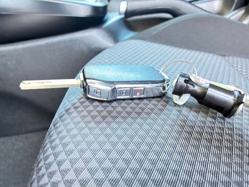 Used 2025 Kia Soul LX w/ LX Technology Package FWD image 21