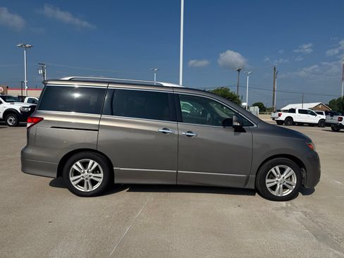 Used 2016 Nissan Quest SL FWD image 2