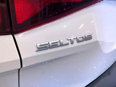 Used 2023 Kia Seltos LX image 26