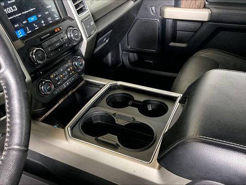 Used 2017 Ford F250 Lariat w/ Lariat Value Package AWD/4WD image 13