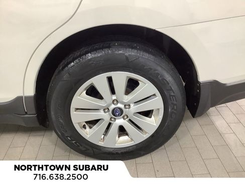Used 2015 Subaru Outback 2.5i Premium image 5