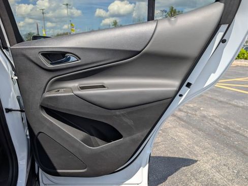 Used 2023 Chevrolet Equinox LT FWD image 18
