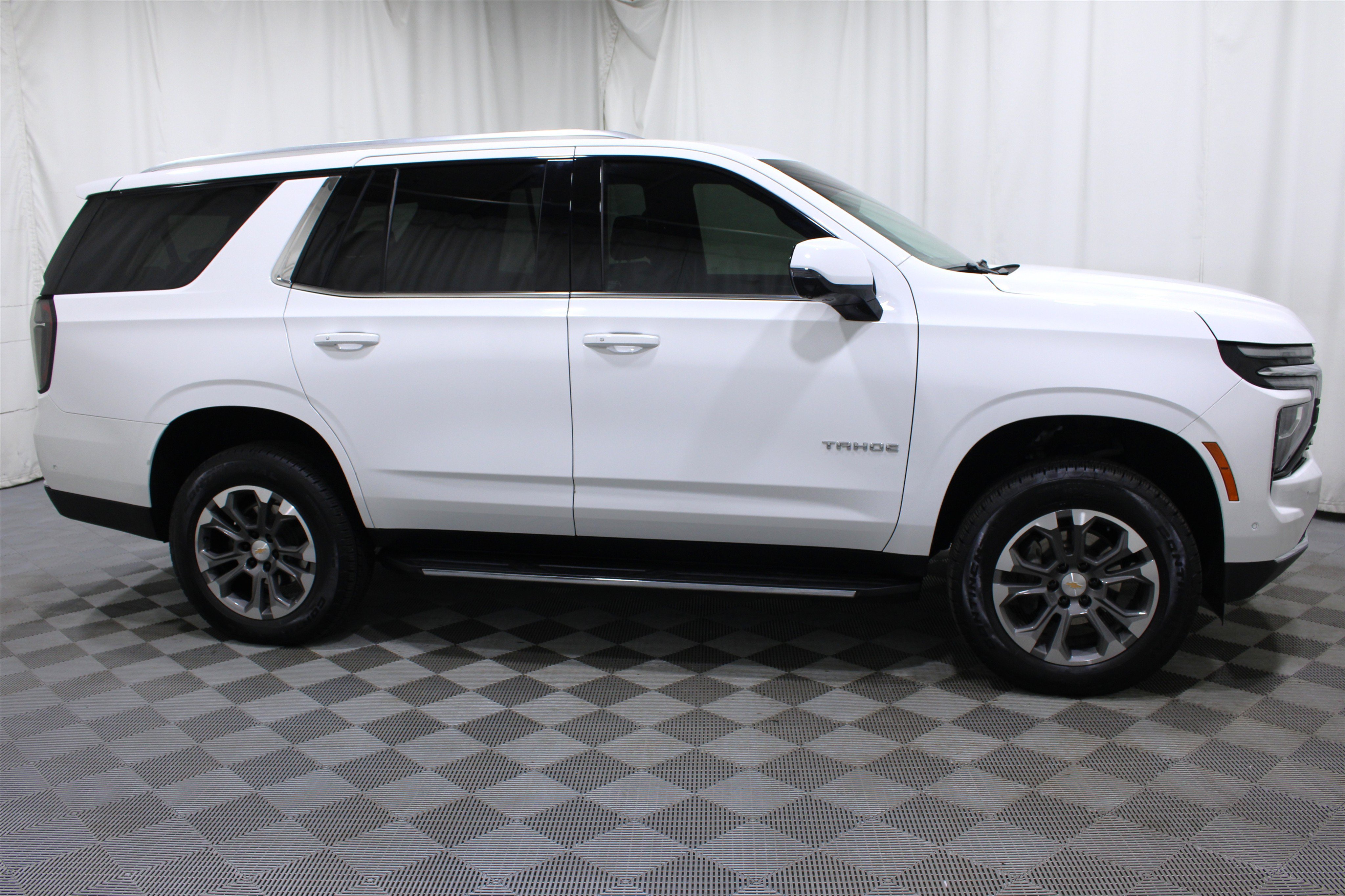 Used 2025 Chevrolet Tahoe LT w/ Comfort Package AWD/4WD image 32