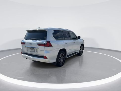 Used 2021 Lexus LX 570 4WD w/ Luxury Package image 7