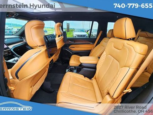 Used 2024 Jeep Grand Cherokee L Summit w/ Advanced Protech Group IV AWD/4WD image 30