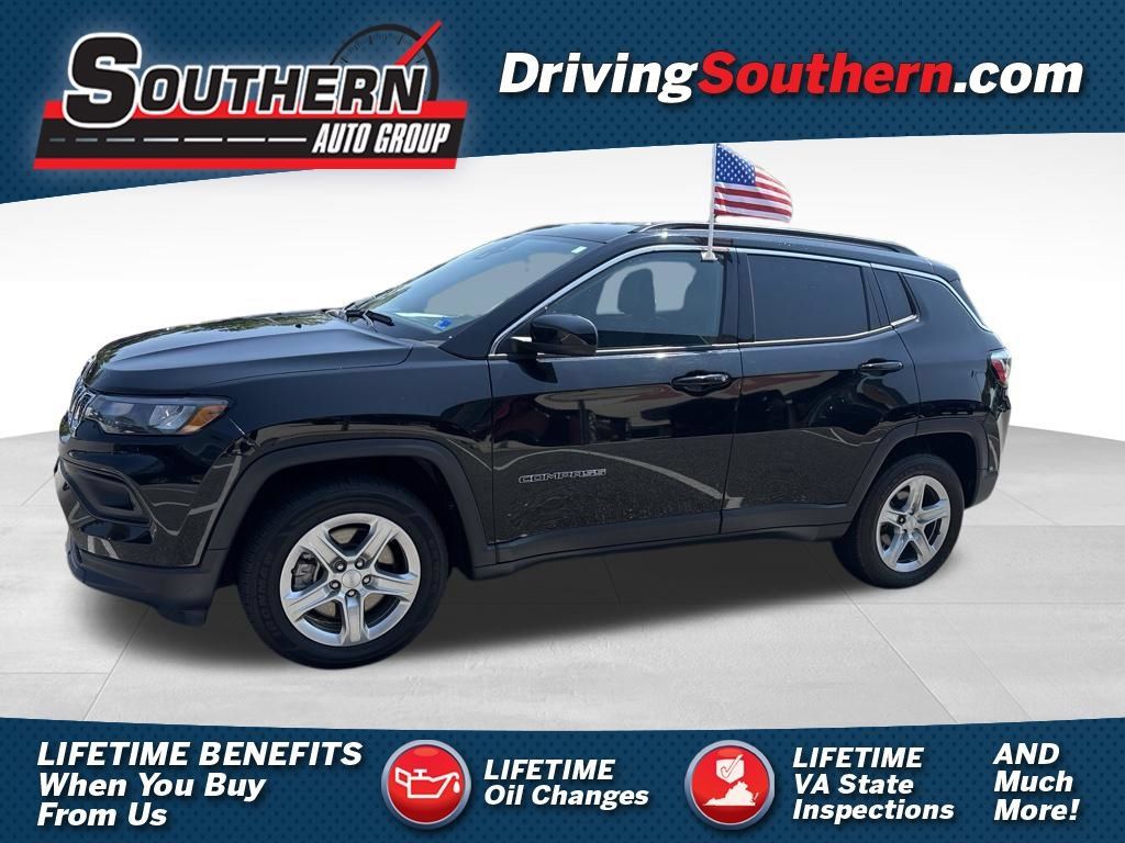 Used 2024 Jeep Compass Latitude AWD/4WD image 1
