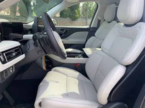 New 2025 Lincoln Aviator Reserve w/ Equipment Group 201A image 14