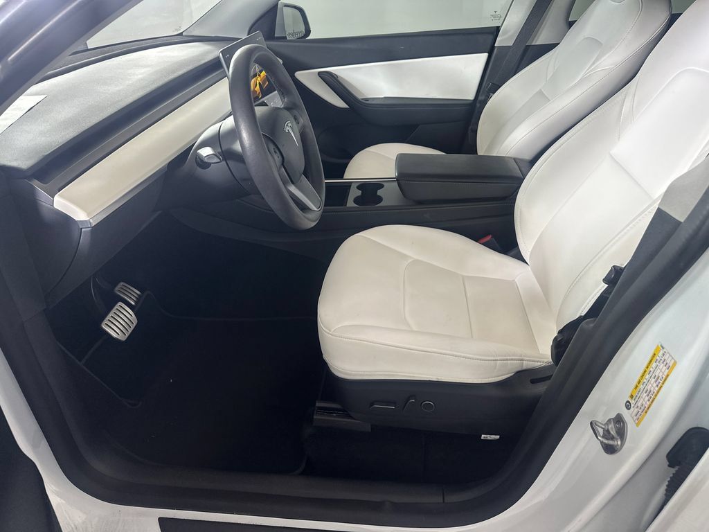 Used 2022 Tesla Model Y Performance AWD/4WD image 3