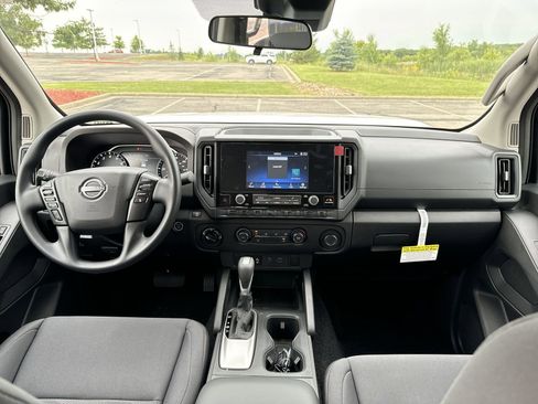 Certified 2025 Nissan Frontier S AWD/4WD image 25