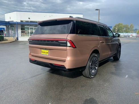 New 2025 Lincoln Navigator L Black Label image 8