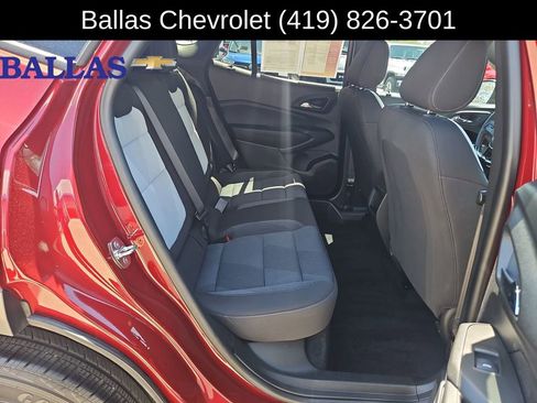 Certified 2024 Chevrolet Trax RS w/ Sunroof Package FWD image 27