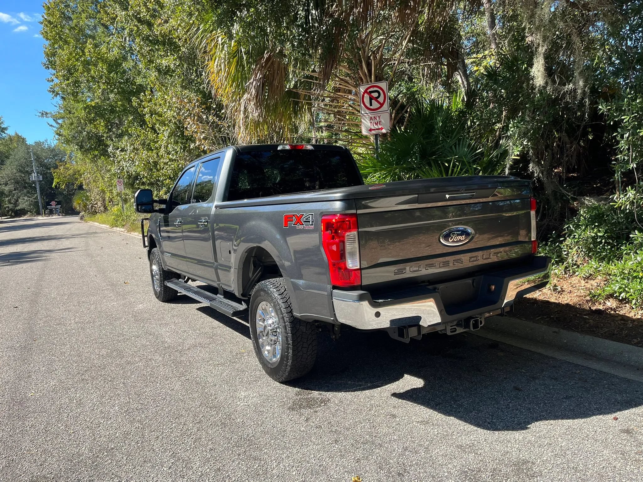 Used 2019 Ford F250 XLT w/ XLT Premium Package AWD/4WD image 13