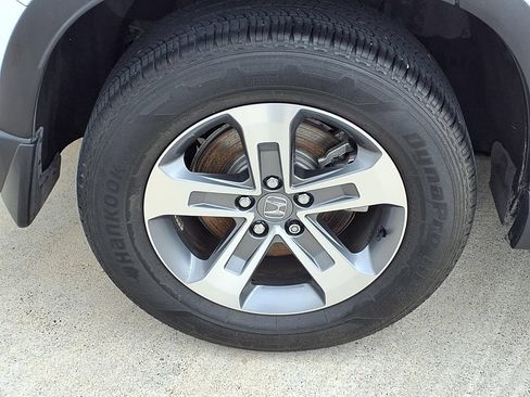 Certified 2024 Honda Pilot EX-L image 9