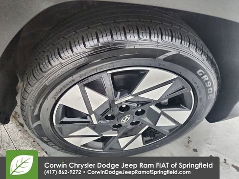 Used 2025 Hyundai Kona SEL image 33