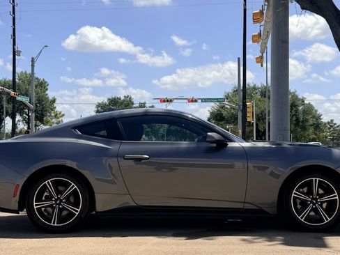 Used 2025 Ford Mustang Premium RWD image 6