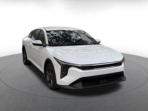 Used 2025 Kia K4 LXS FWD image 1