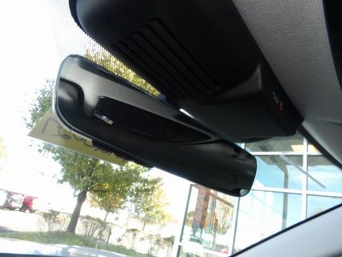 New 2025 Mitsubishi Outlander SE image 31