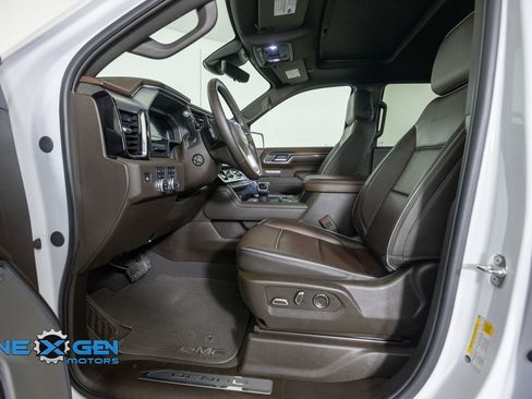 Used 2024 GMC Sierra 1500 Denali w/ Denali Reserve Package AWD/4WD image 11