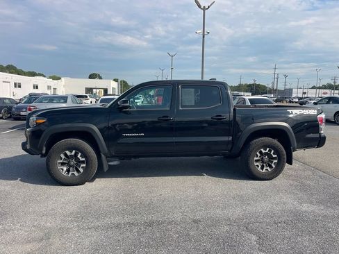Used 2023 Toyota Tacoma TRD Off-Road w/ Technology Package AWD/4WD image 2