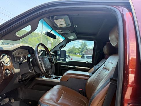 Used 2015 Ford F250 Platinum w/ FX4 Off-Road Package AWD/4WD image 47