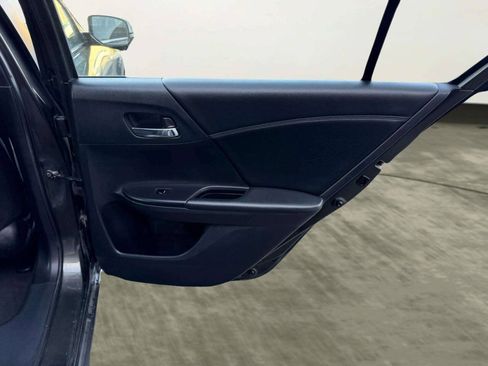 Used 2015 Honda Accord EX image 22