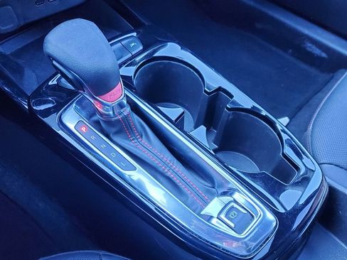 Used 2024 Chevrolet Trax RS w/ Sunroof Package image 32