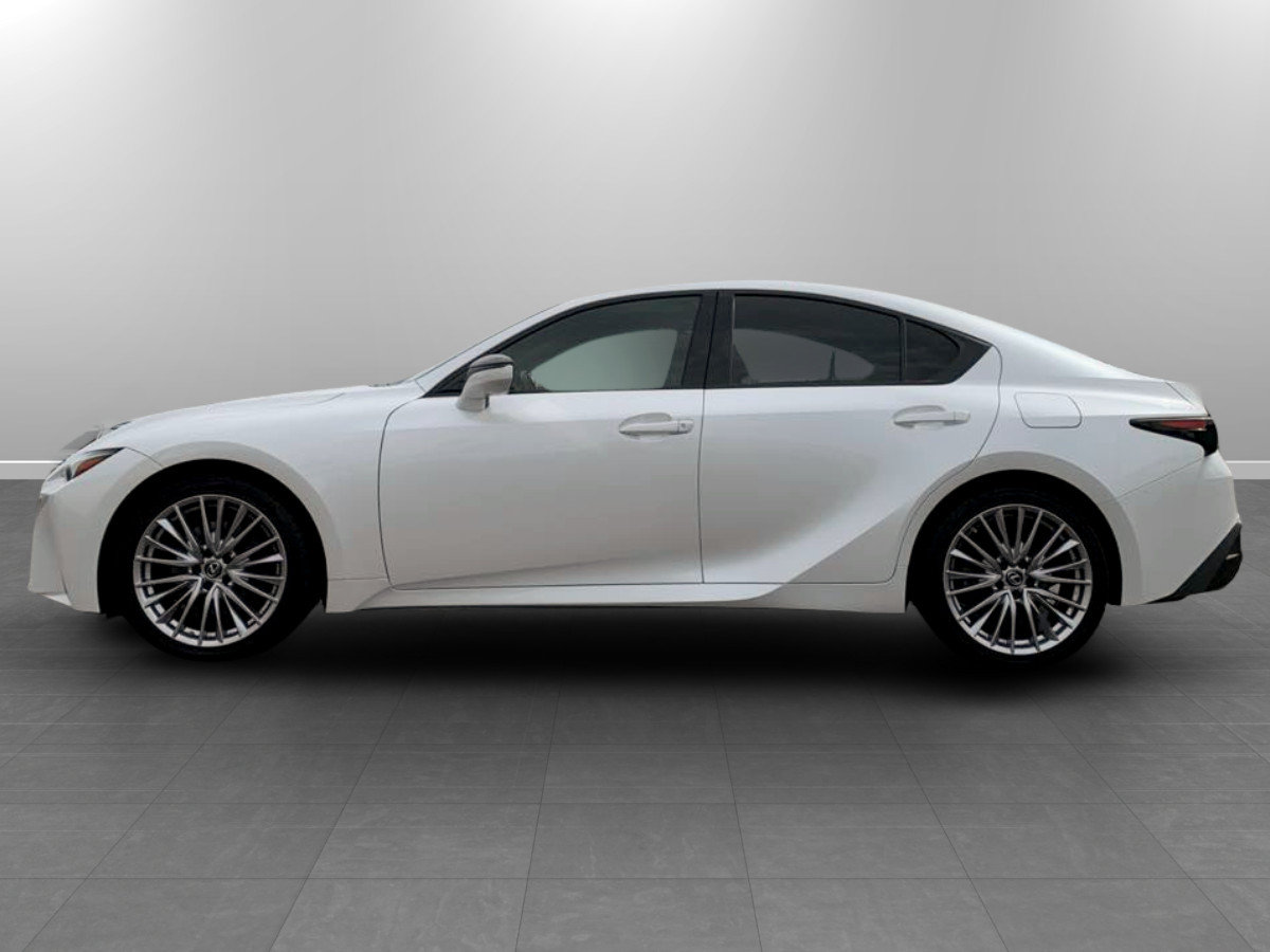 Used 2021 Lexus IS 300 AWD image 4