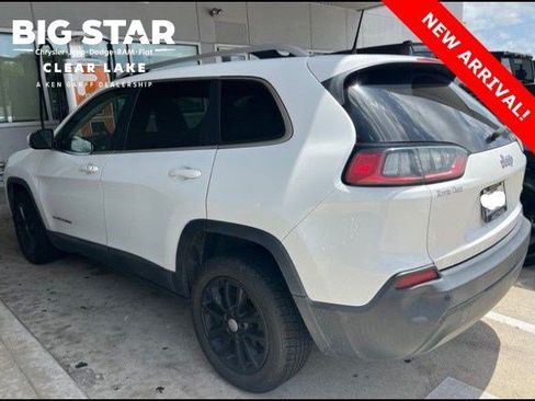 Used 2019 Jeep Cherokee Latitude Plus FWD image 1