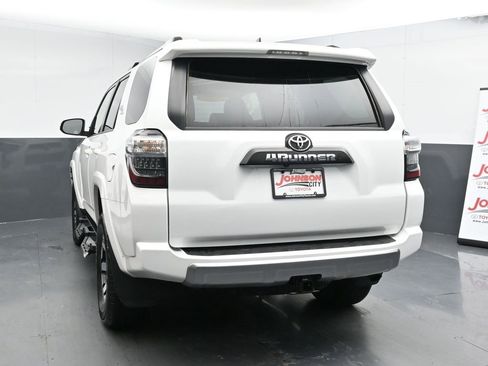 Used 2022 Toyota 4Runner TRD Off-Road Premium image 6