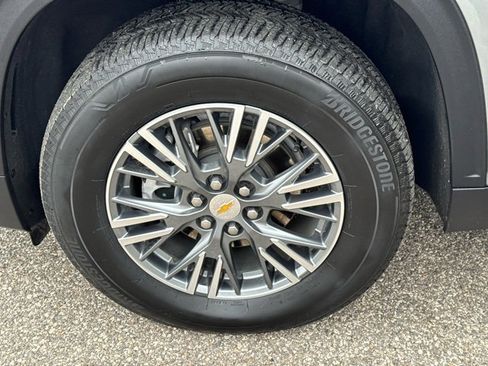 Certified 2025 Chevrolet Traverse LT image 23