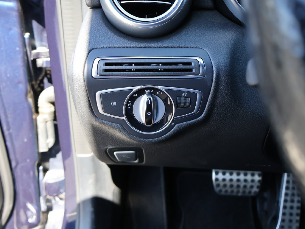Used 2016 Mercedes-Benz C 300 Sedan image 25