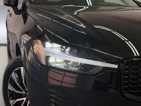 Used 2025 Volvo XC60 B5 Plus image 10