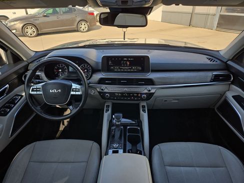Certified 2022 Kia Telluride EX w/ EX Premium Package image 14