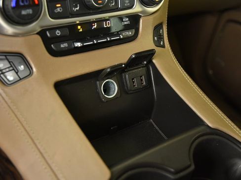 Used 2019 GMC Yukon XL SLT w/ Open Road Package image 32