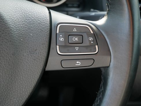 Used 2016 Volkswagen Tiguan S image 28