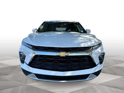 Used 2024 Chevrolet Blazer LT FWD image 3