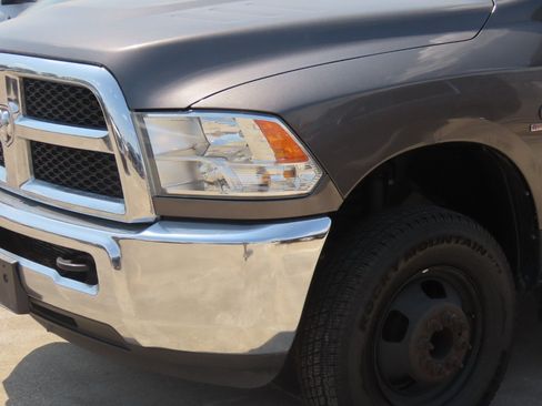 Used 2018 RAM 3500 Tradesman w/ Chrome Appearance Group AWD/4WD image 3