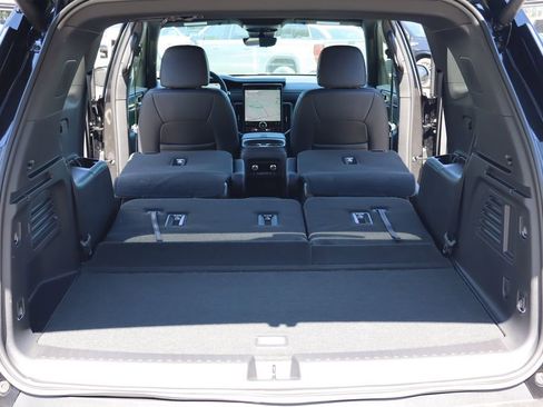 New 2026 GMC Acadia AT4 w/ Luxury Package AWD/4WD image 8