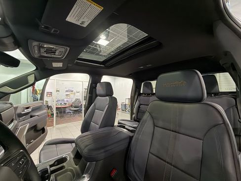 Used 2025 Chevrolet Silverado 1500 High Country RWD image 32