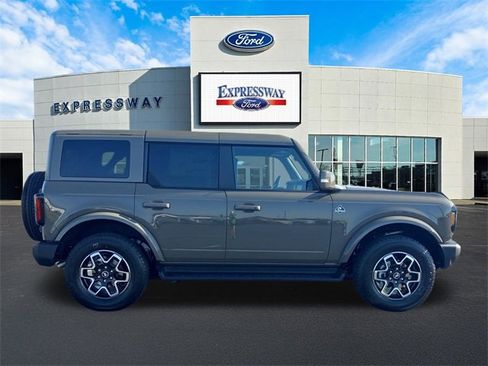 New 2025 Ford Bronco Outer Banks image 5