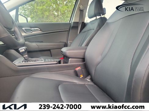 Certified 2026 Kia Sportage EX w/ EX Panorama Roof Package FWD image 27