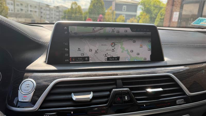 Used 2018 BMW 750i RWD image 36